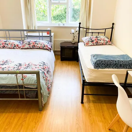 Harrow Luxury Stay Near Station
